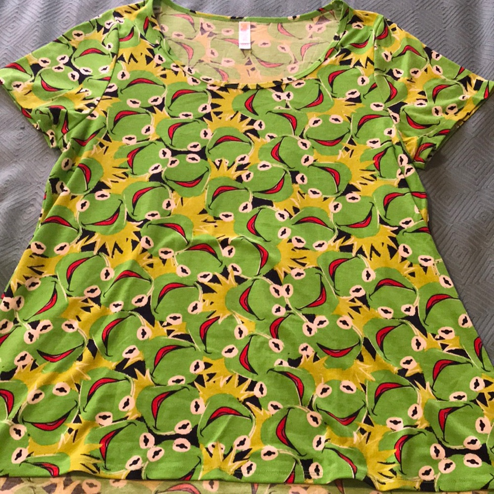 L  LuLaRoe Classic T